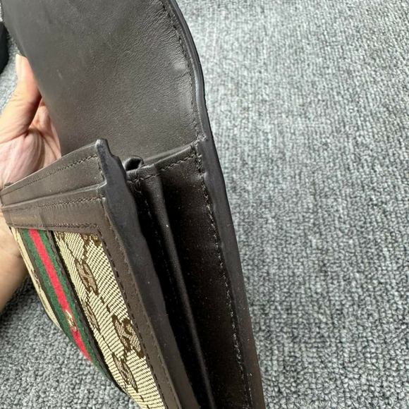 100% Authentic Gucci Leather Wallet - Picture 9 of 15